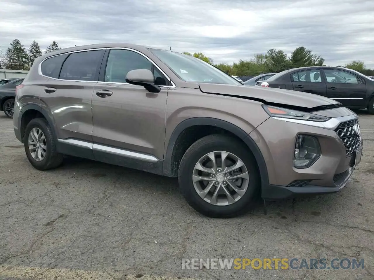 4 Photograph of a damaged car 5NMS2CAD0KH123337 HYUNDAI SANTA FE 2019