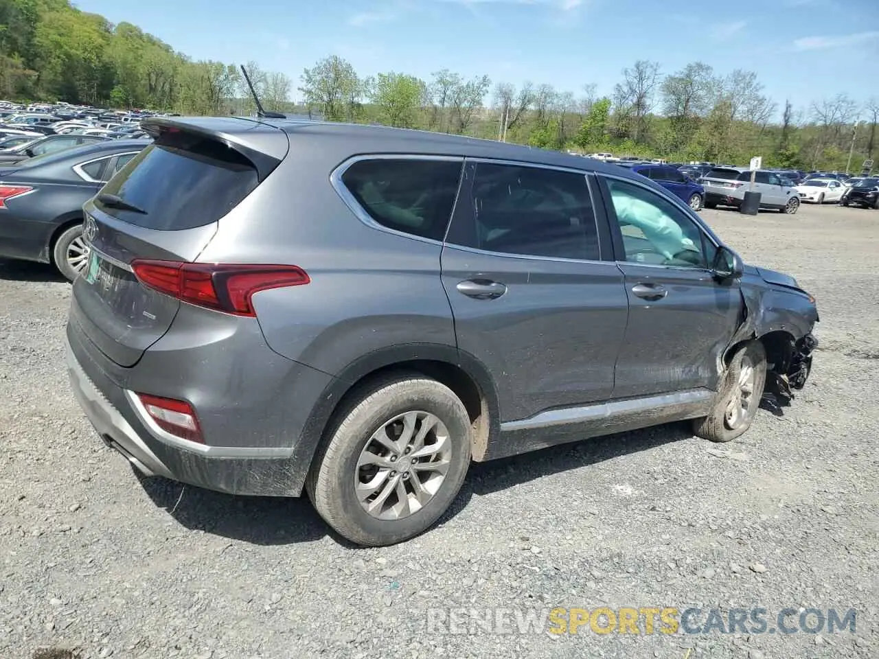 3 Photograph of a damaged car 5NMS2CAD1KH082555 HYUNDAI SANTA FE 2019