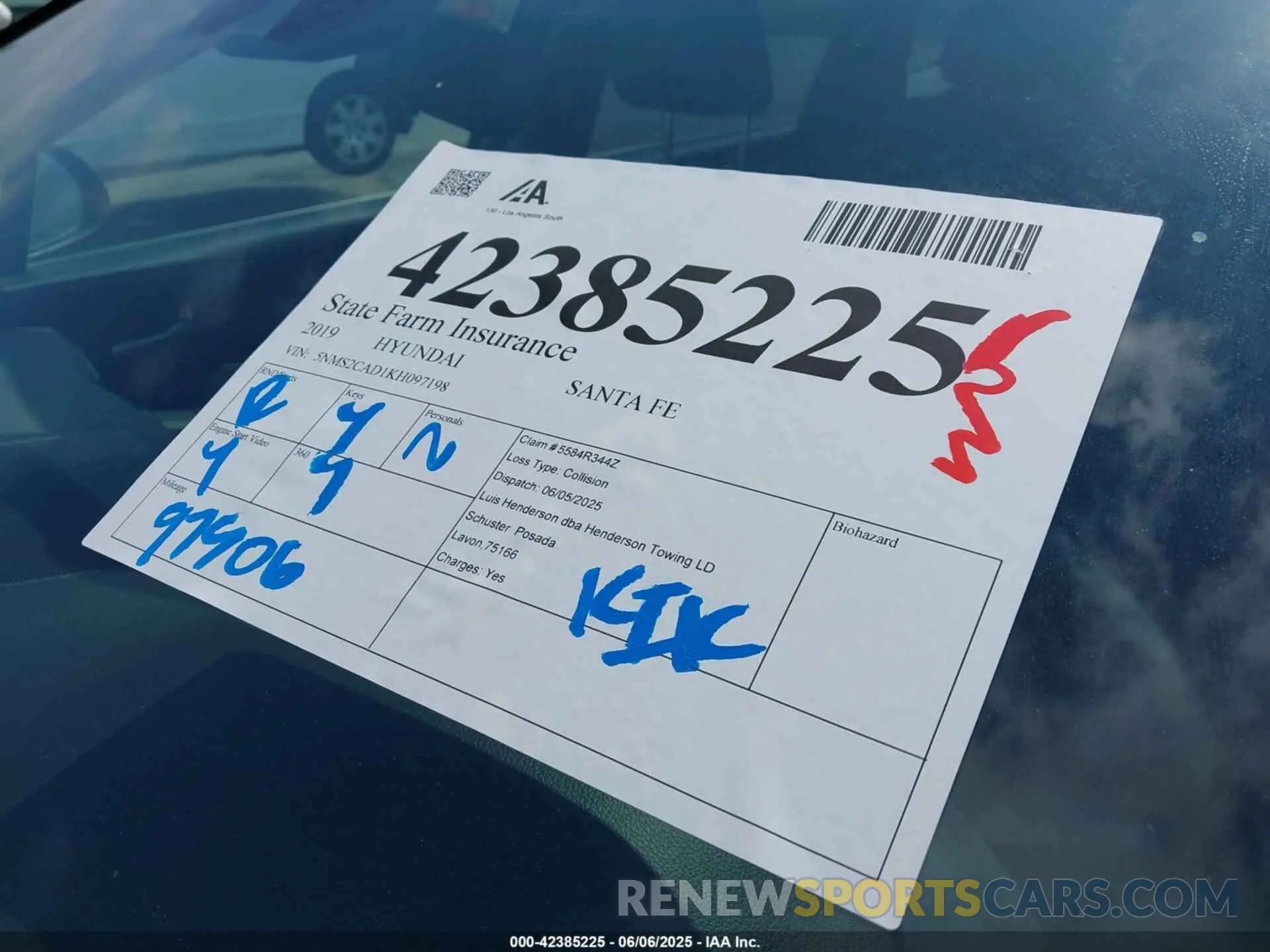 17 Photograph of a damaged car 5NMS2CAD1KH097198 HYUNDAI SANTA FE 2019
