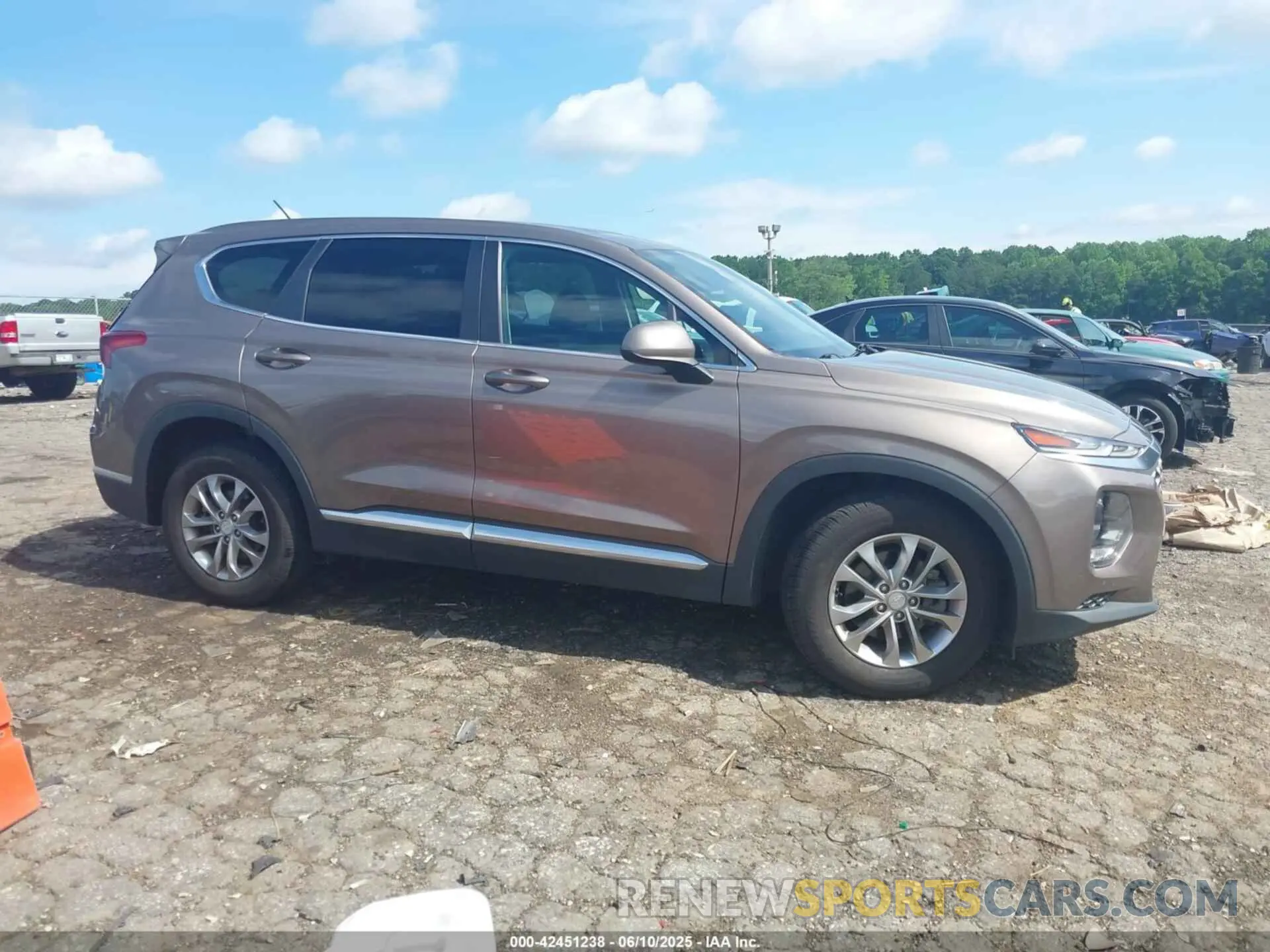 13 Photograph of a damaged car 5NMS2CAD1KH124609 HYUNDAI SANTA FE 2019