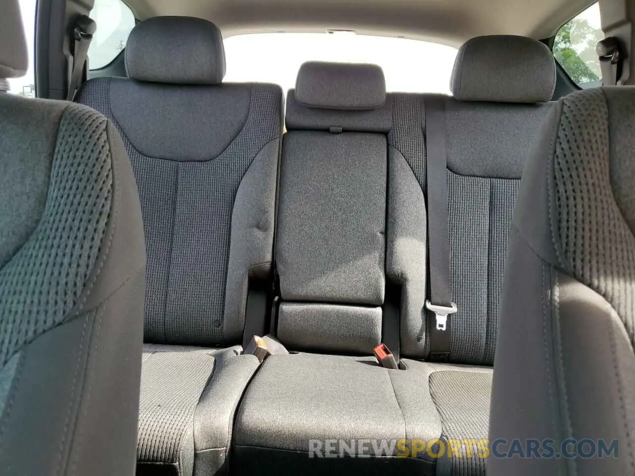 10 Photograph of a damaged car 5NMS2CAD3KH105642 HYUNDAI SANTA FE 2019