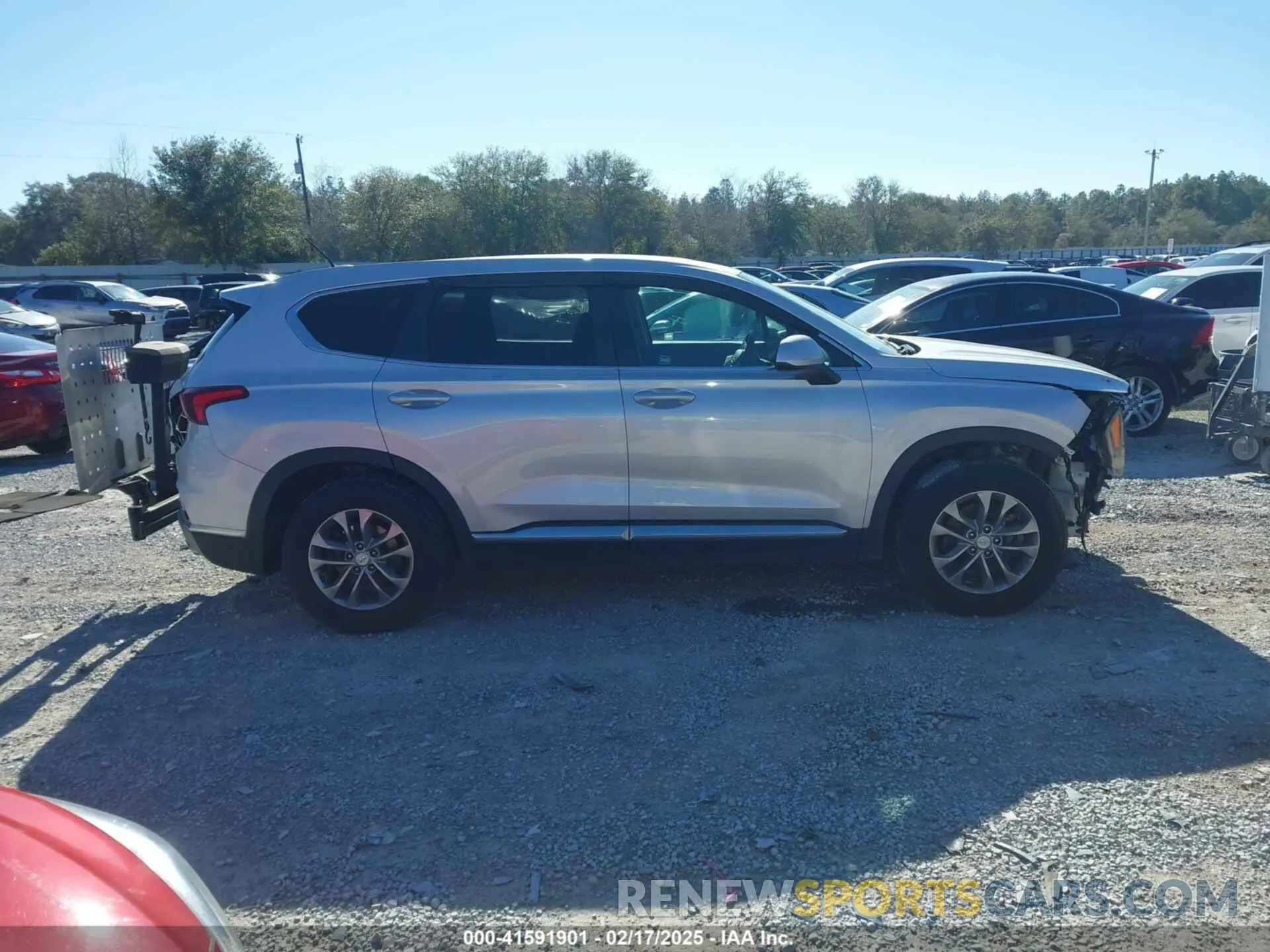 13 Photograph of a damaged car 5NMS2CAD4KH109117 HYUNDAI SANTA FE 2019