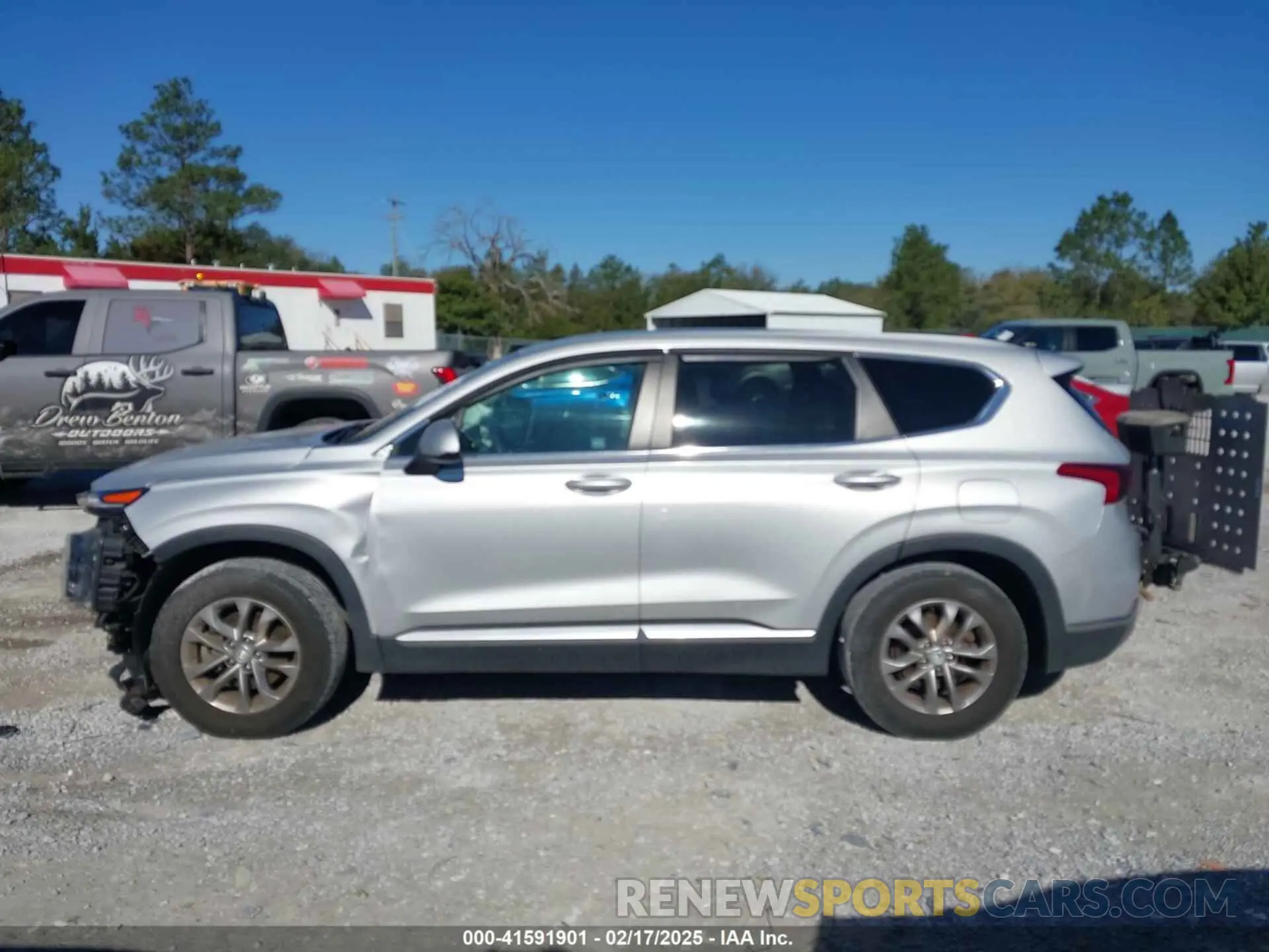 14 Photograph of a damaged car 5NMS2CAD4KH109117 HYUNDAI SANTA FE 2019
