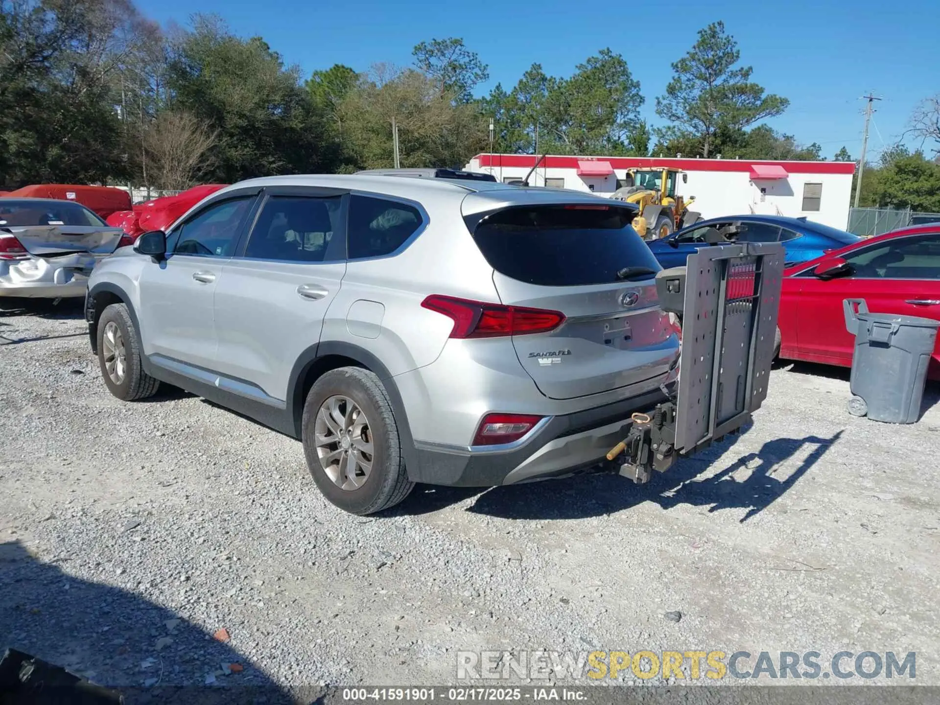 3 Photograph of a damaged car 5NMS2CAD4KH109117 HYUNDAI SANTA FE 2019