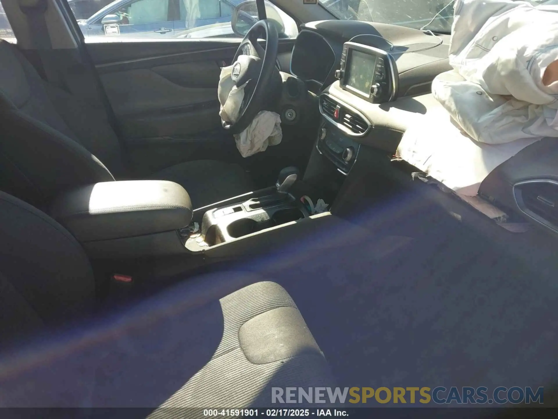 5 Photograph of a damaged car 5NMS2CAD4KH109117 HYUNDAI SANTA FE 2019