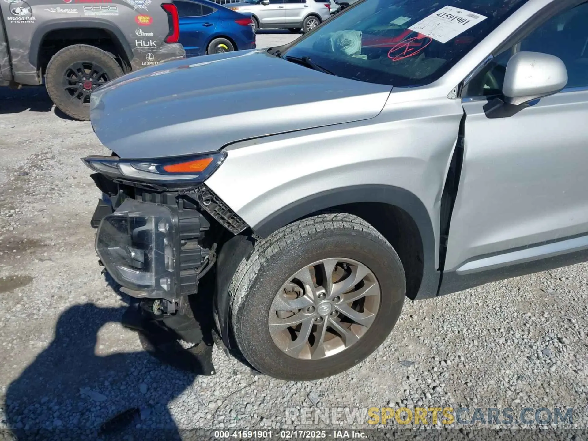 6 Photograph of a damaged car 5NMS2CAD4KH109117 HYUNDAI SANTA FE 2019