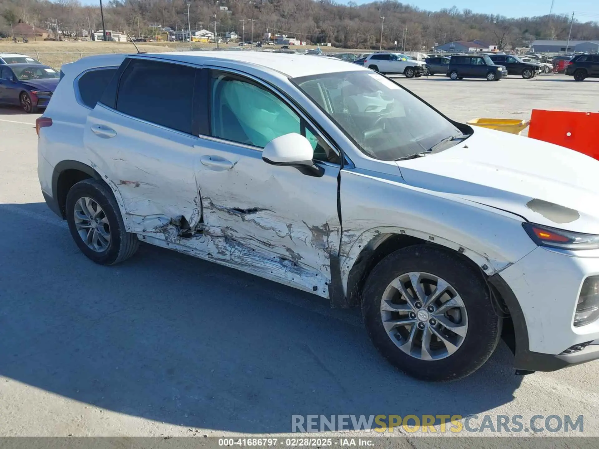 6 Photograph of a damaged car 5NMS2CAD4KH118545 HYUNDAI SANTA FE 2019