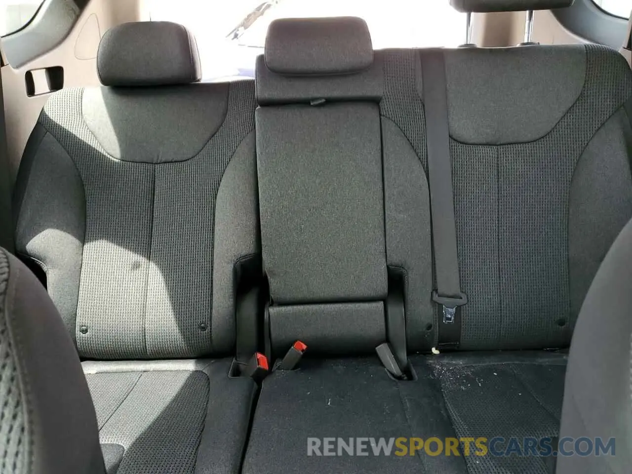 10 Photograph of a damaged car 5NMS2CAD4KH125270 HYUNDAI SANTA FE 2019