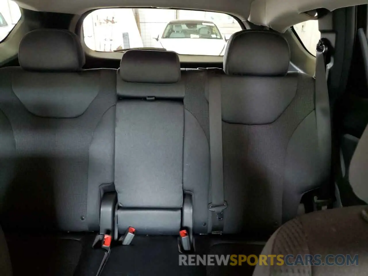 10 Photograph of a damaged car 5NMS2CAD5KH008166 HYUNDAI SANTA FE 2019