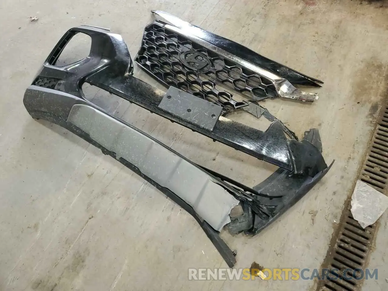 13 Photograph of a damaged car 5NMS2CAD5KH008166 HYUNDAI SANTA FE 2019