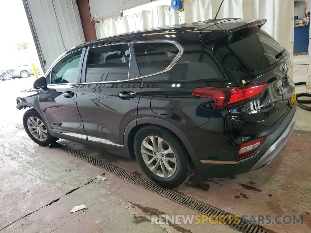 2 Photograph of a damaged car 5NMS2CAD5KH008166 HYUNDAI SANTA FE 2019