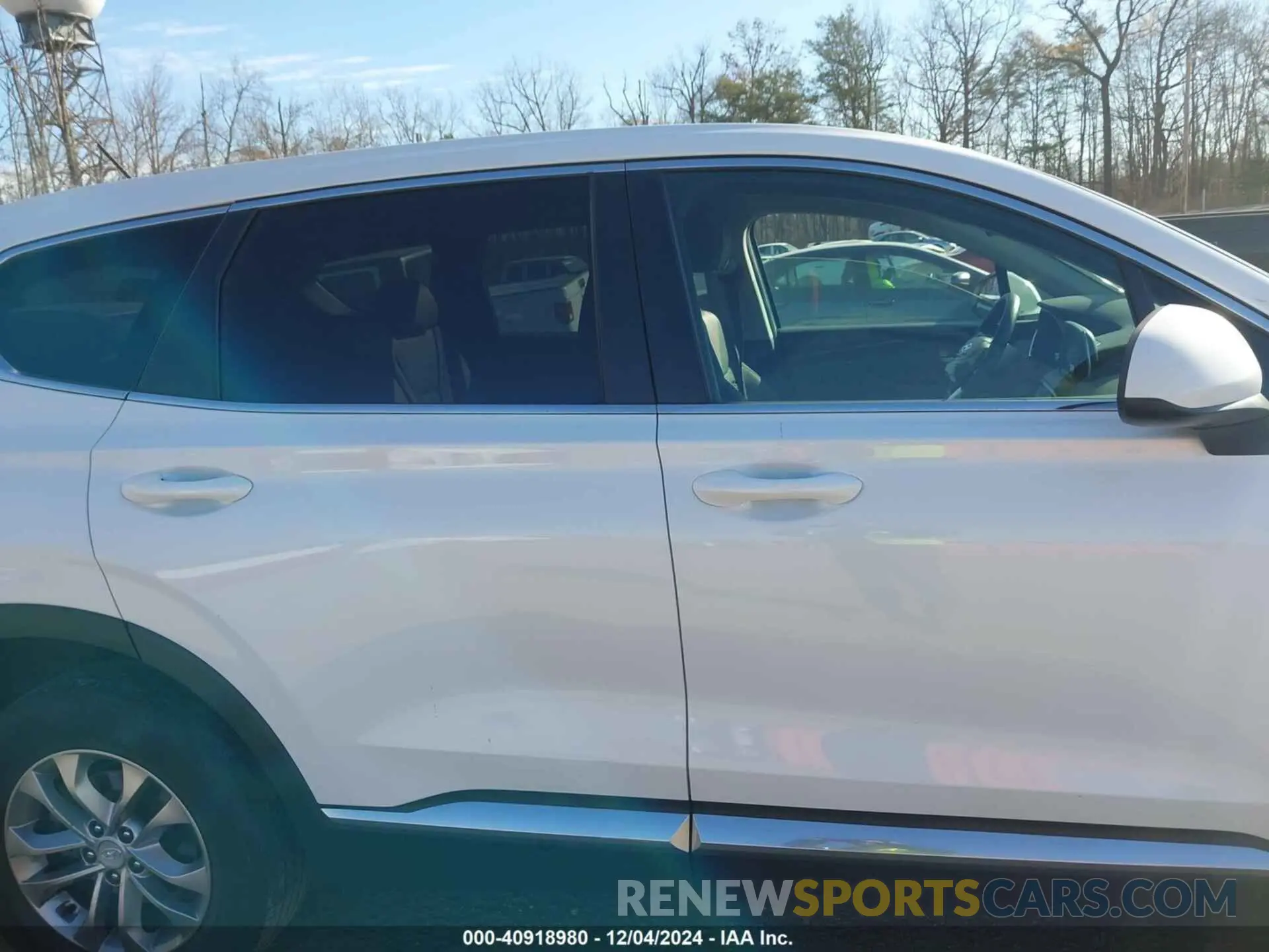 13 Photograph of a damaged car 5NMS2CAD5KH011357 HYUNDAI SANTA FE 2019