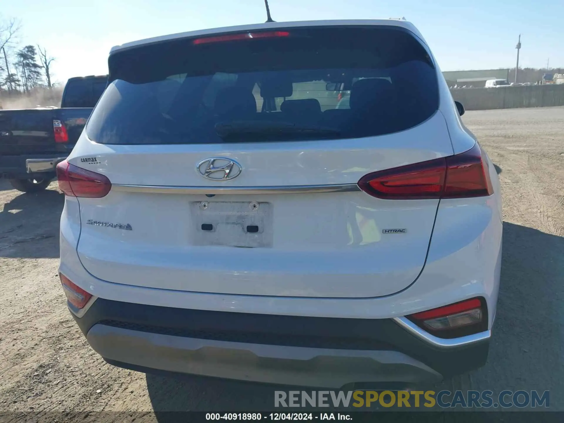 16 Photograph of a damaged car 5NMS2CAD5KH011357 HYUNDAI SANTA FE 2019