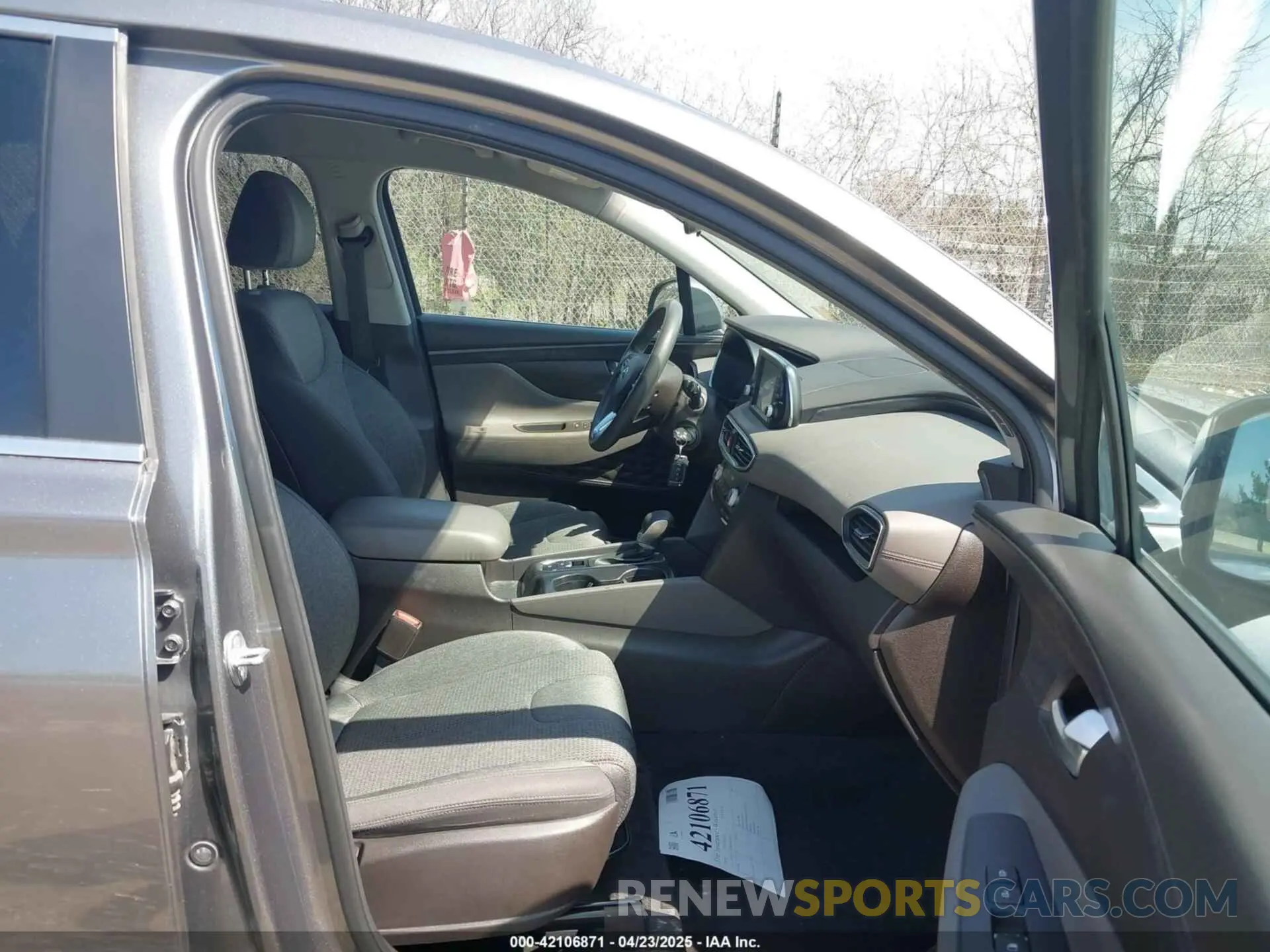 5 Photograph of a damaged car 5NMS2CAD5KH016378 HYUNDAI SANTA FE 2019