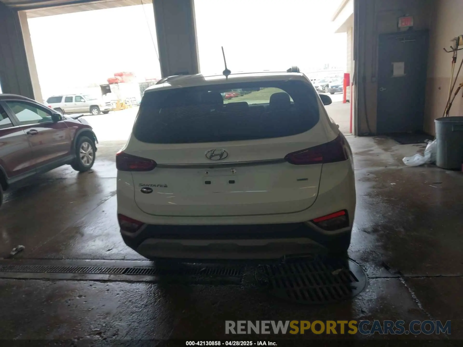 16 Фотография поврежденного автомобиля 5NMS2CAD6KH135413 HYUNDAI SANTA FE 2019