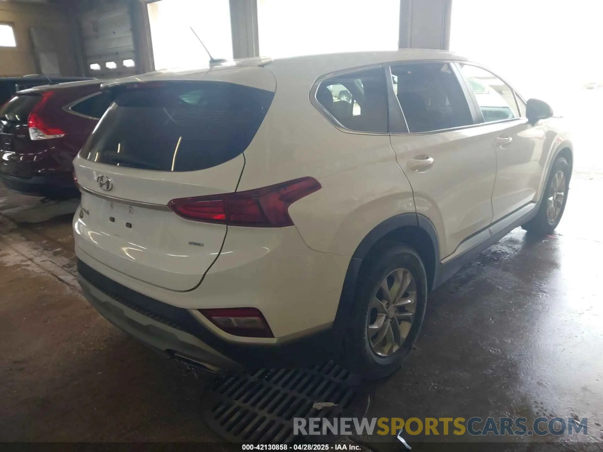 4 Фотография поврежденного автомобиля 5NMS2CAD6KH135413 HYUNDAI SANTA FE 2019