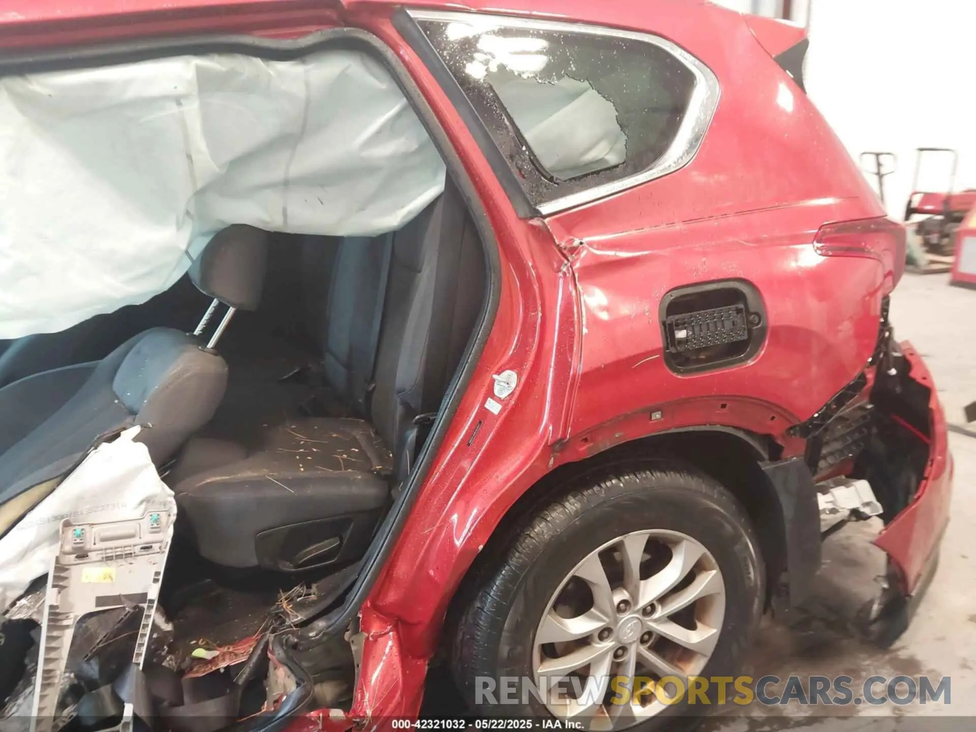 17 Photograph of a damaged car 5NMS2CAD9KH032647 HYUNDAI SANTA FE 2019