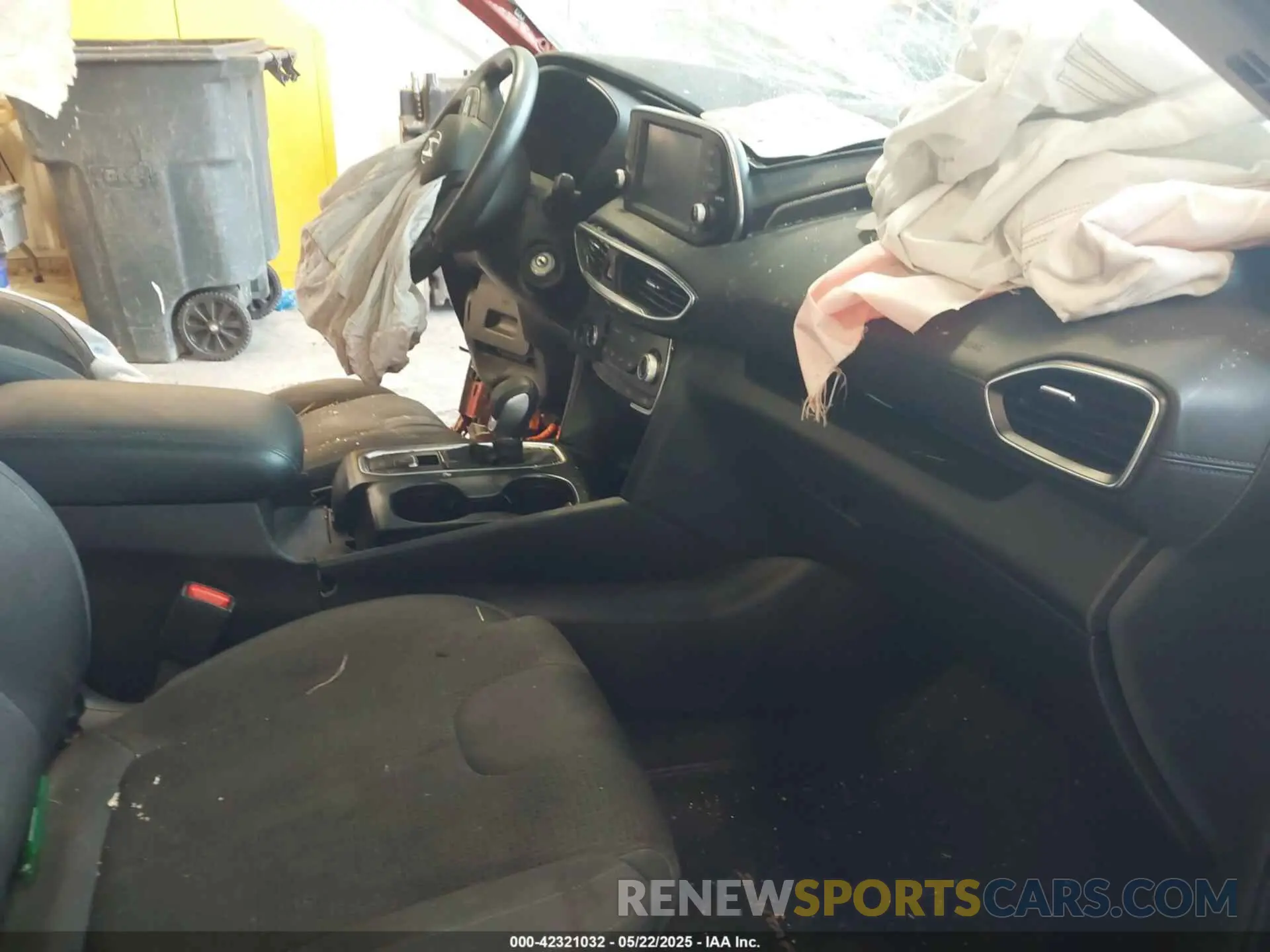 5 Photograph of a damaged car 5NMS2CAD9KH032647 HYUNDAI SANTA FE 2019