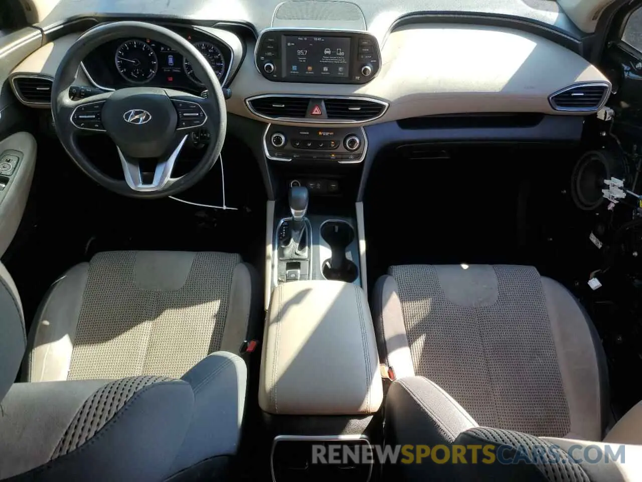 8 Photograph of a damaged car 5NMS2CAD9KH049870 HYUNDAI SANTA FE 2019