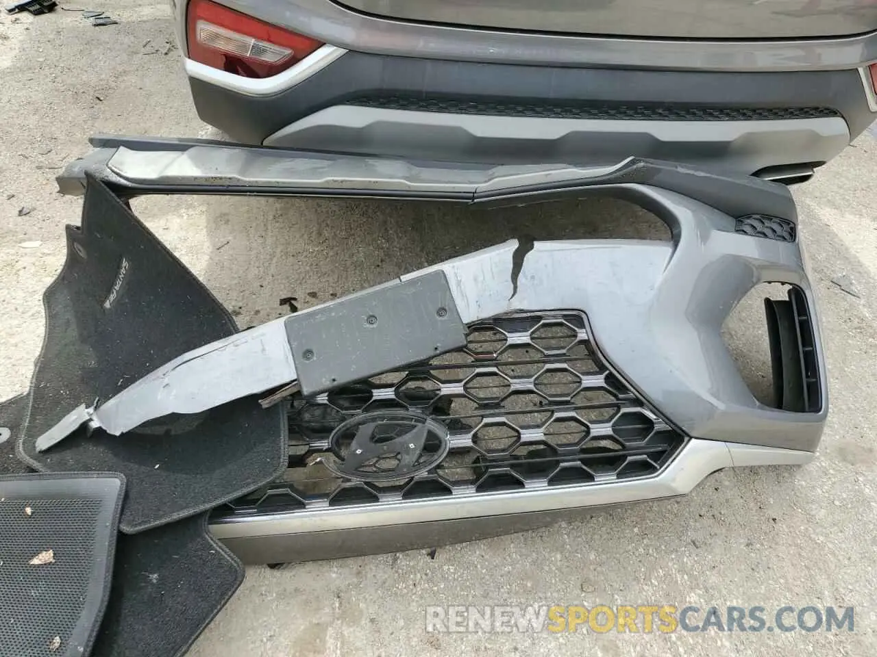 13 Photograph of a damaged car 5NMS2CAD9KH131243 HYUNDAI SANTA FE 2019