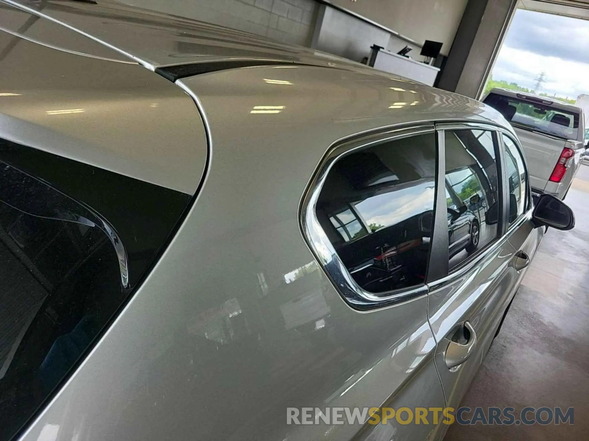 6 Photograph of a damaged car 5NMS2CADXKH044032 HYUNDAI SANTA FE 2019