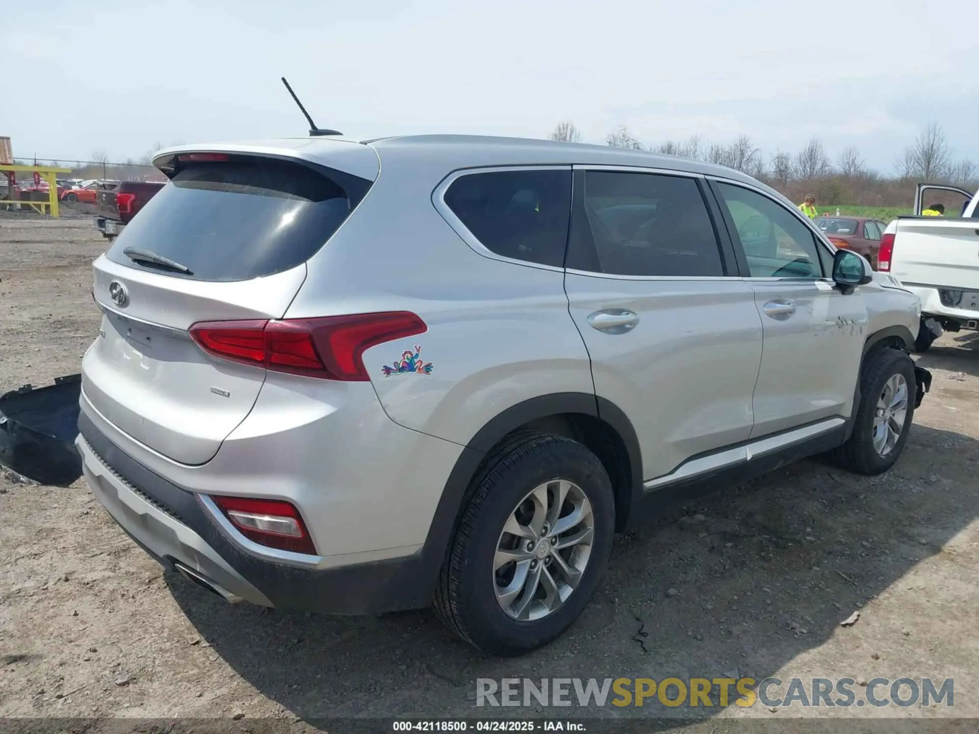 4 Photograph of a damaged car 5NMS2CADXKH116590 HYUNDAI SANTA FE 2019