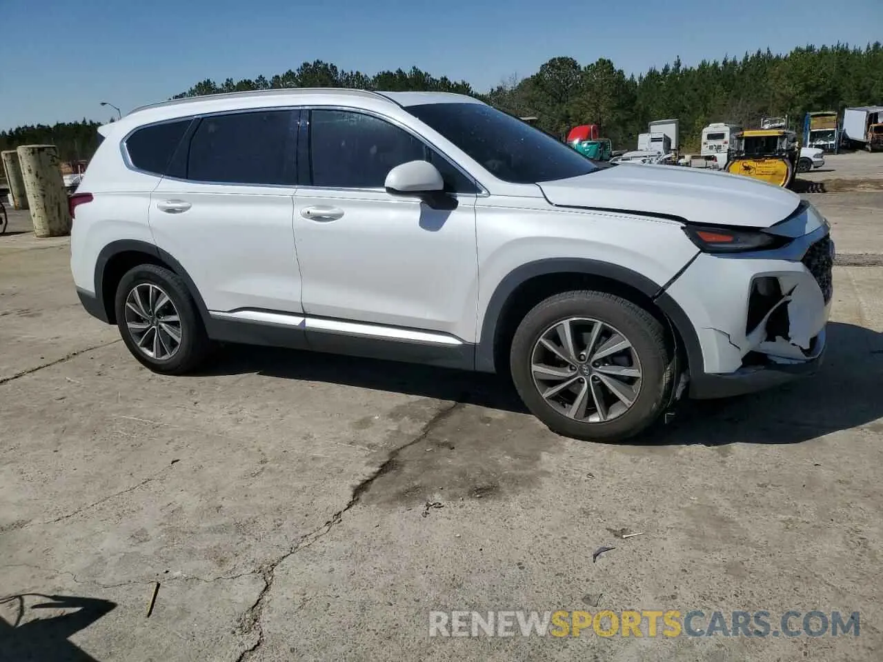 4 Photograph of a damaged car 5NMS33AD0KH033005 HYUNDAI SANTA FE 2019