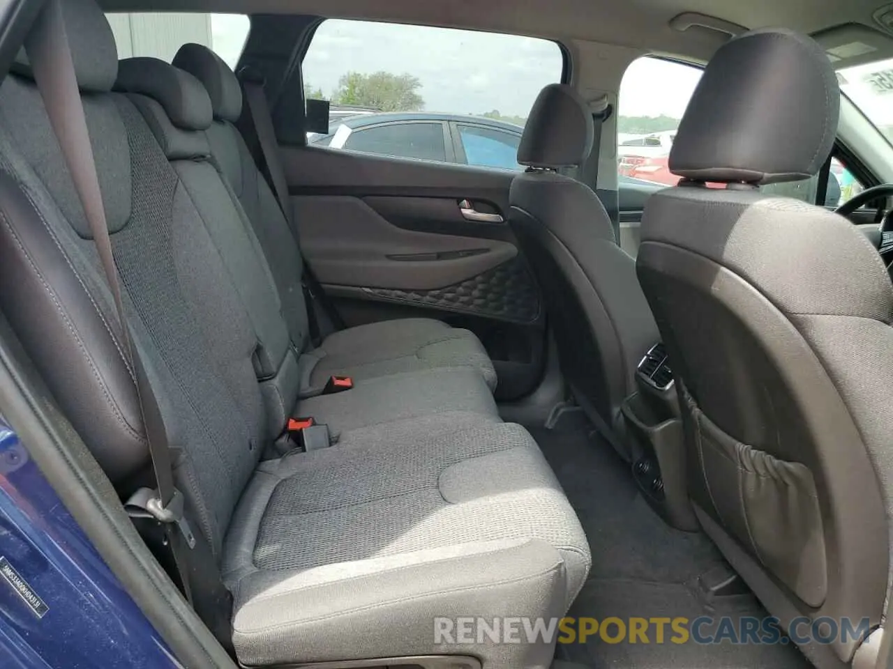10 Photograph of a damaged car 5NMS33AD0KH043131 HYUNDAI SANTA FE 2019