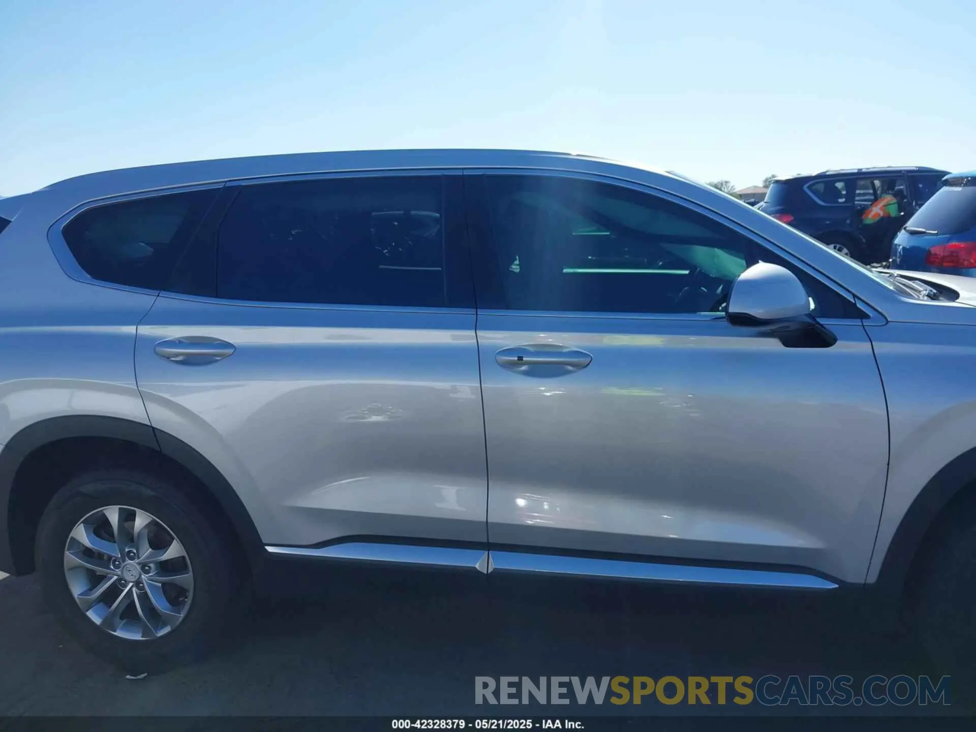 13 Photograph of a damaged car 5NMS33AD2KH130111 HYUNDAI SANTA FE 2019