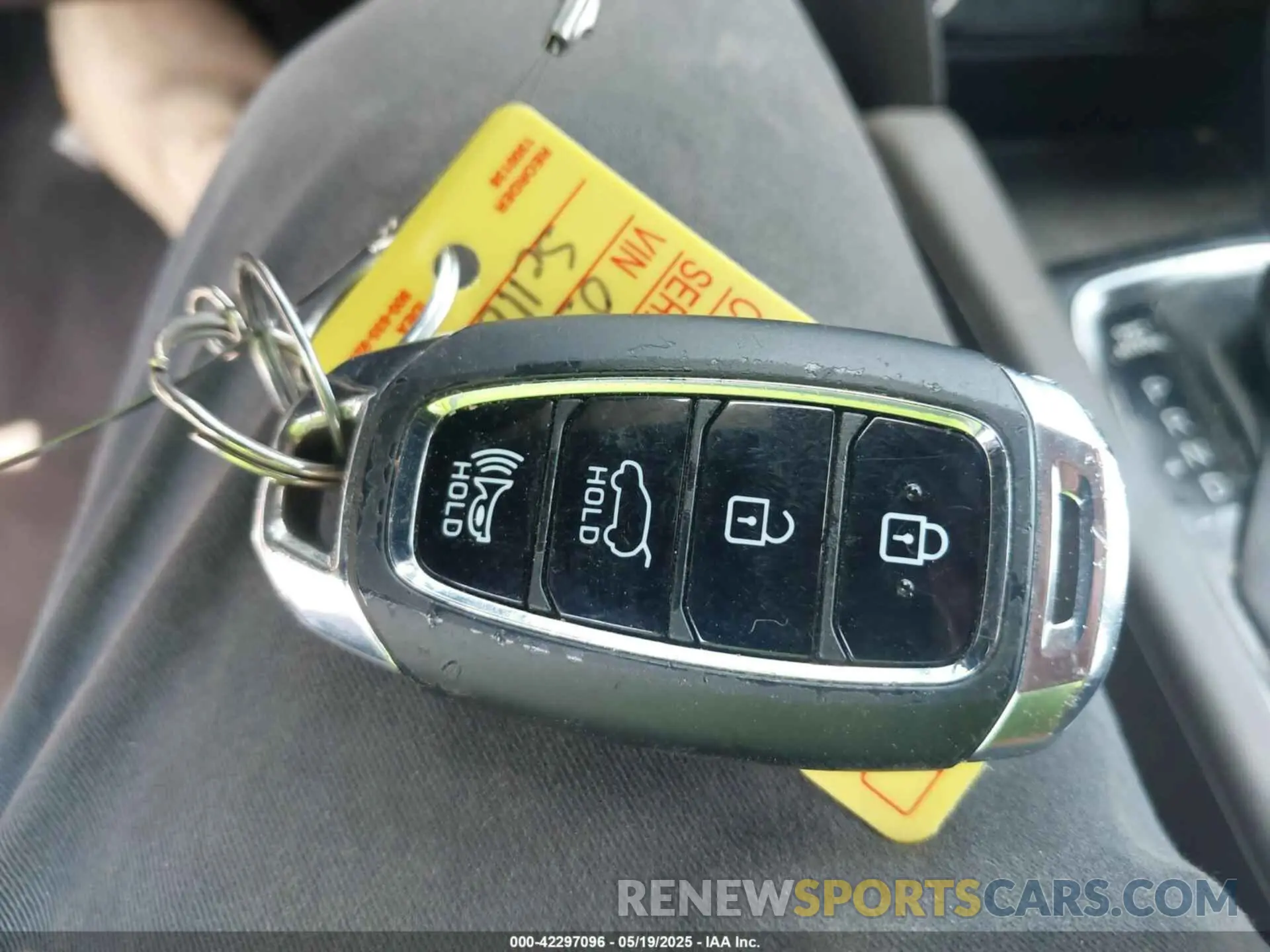 11 Photograph of a damaged car 5NMS33AD3KH035346 HYUNDAI SANTA FE 2019