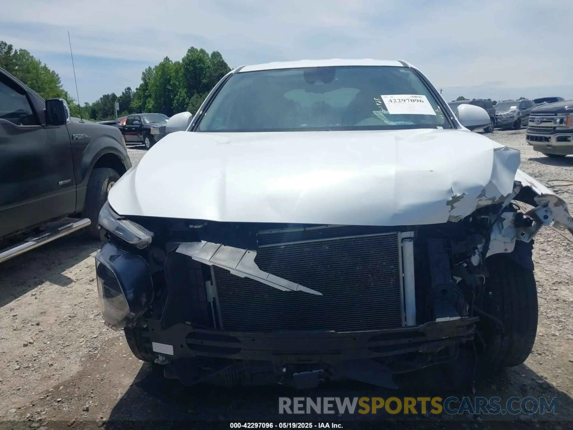 13 Photograph of a damaged car 5NMS33AD3KH035346 HYUNDAI SANTA FE 2019