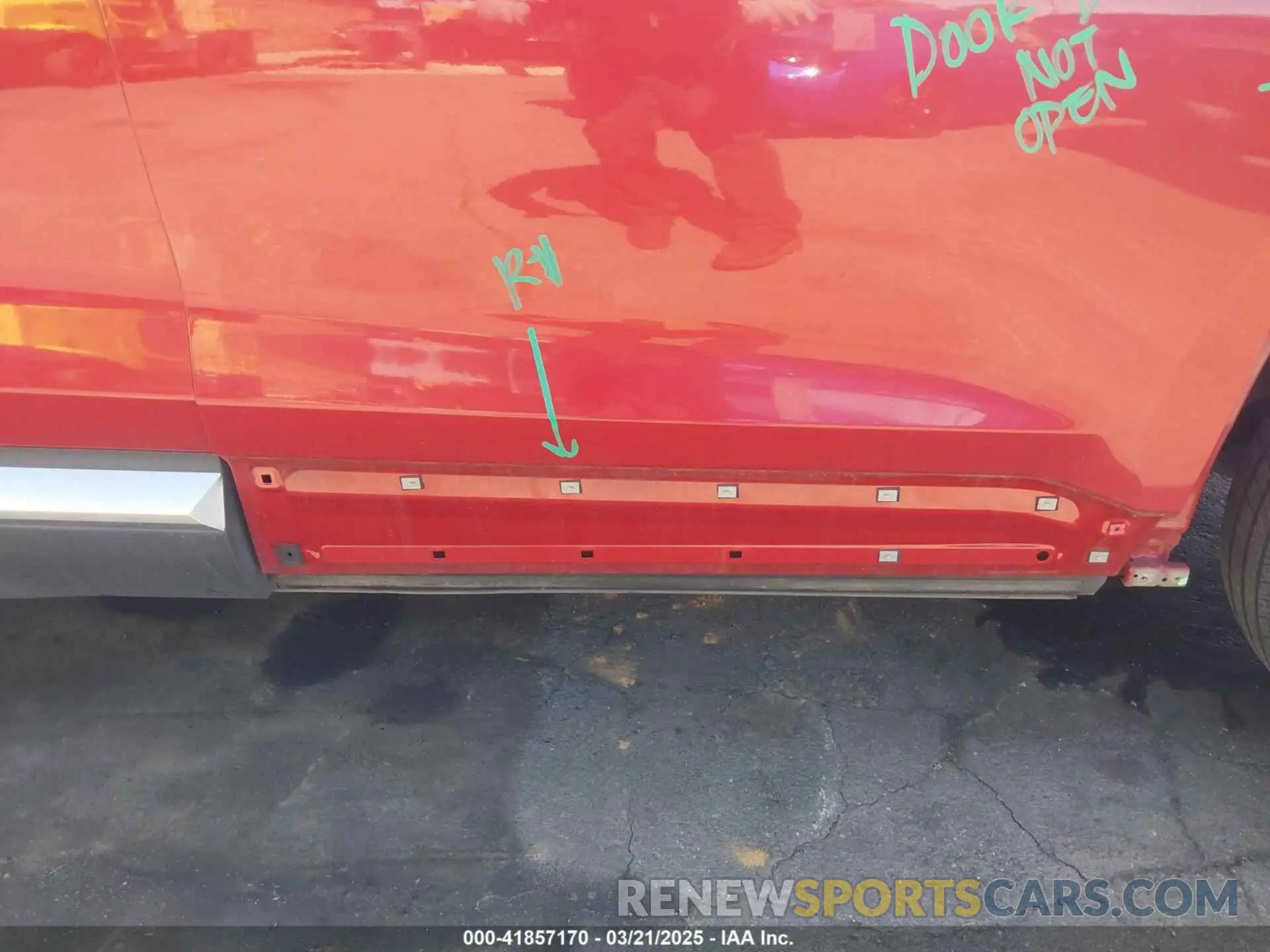 19 Photograph of a damaged car 5NMS33AD7KH113627 HYUNDAI SANTA FE 2019