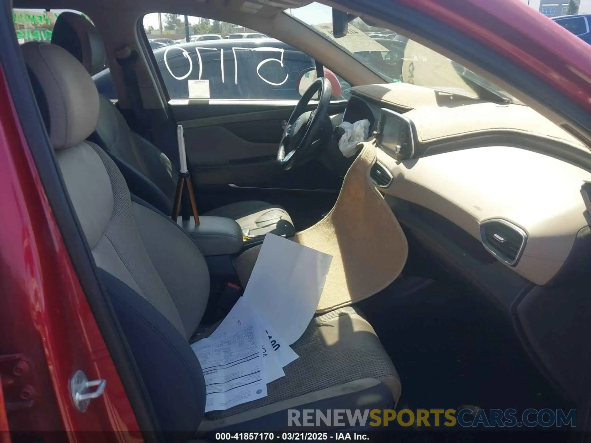 5 Photograph of a damaged car 5NMS33AD7KH113627 HYUNDAI SANTA FE 2019