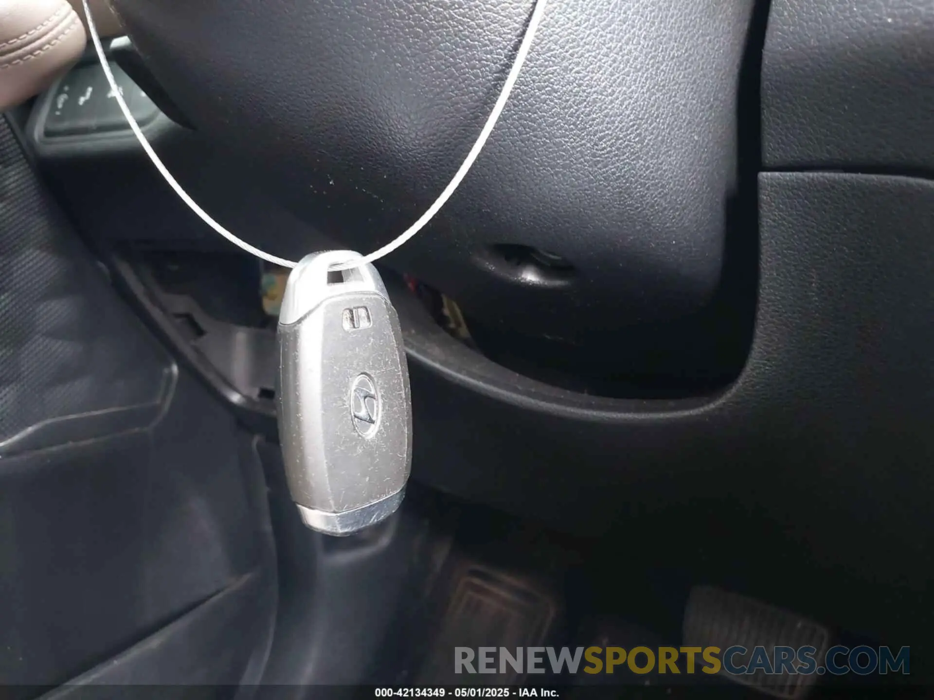 11 Photograph of a damaged car 5NMS33AD8KH006327 HYUNDAI SANTA FE 2019
