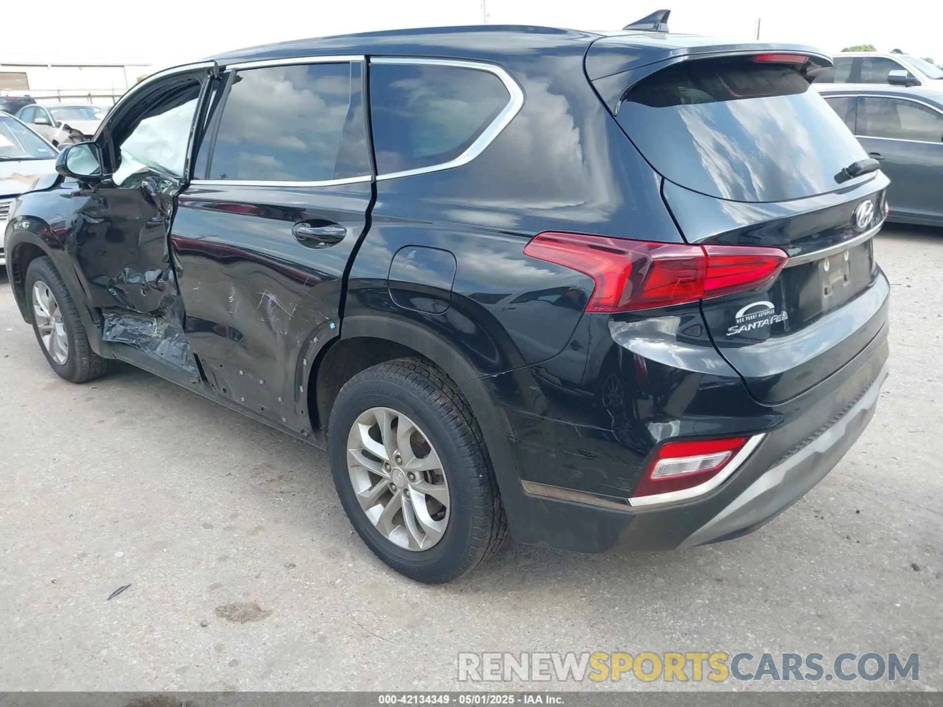 3 Photograph of a damaged car 5NMS33AD8KH006327 HYUNDAI SANTA FE 2019