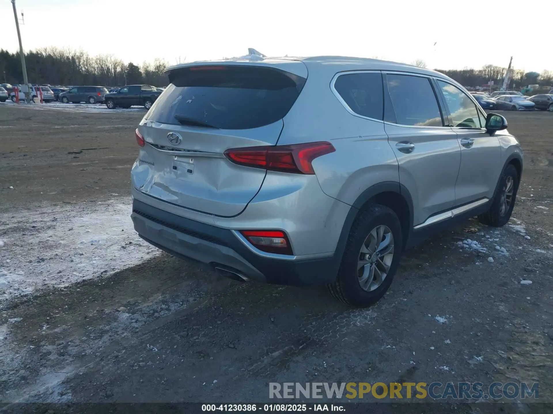4 Photograph of a damaged car 5NMS33AD9KH033746 HYUNDAI SANTA FE 2019
