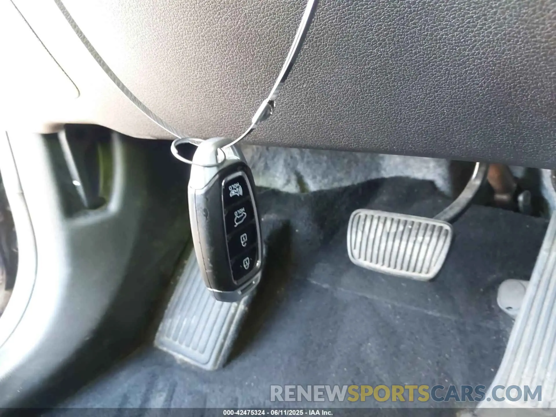 11 Photograph of a damaged car 5NMS33ADXKH031567 HYUNDAI SANTA FE 2019