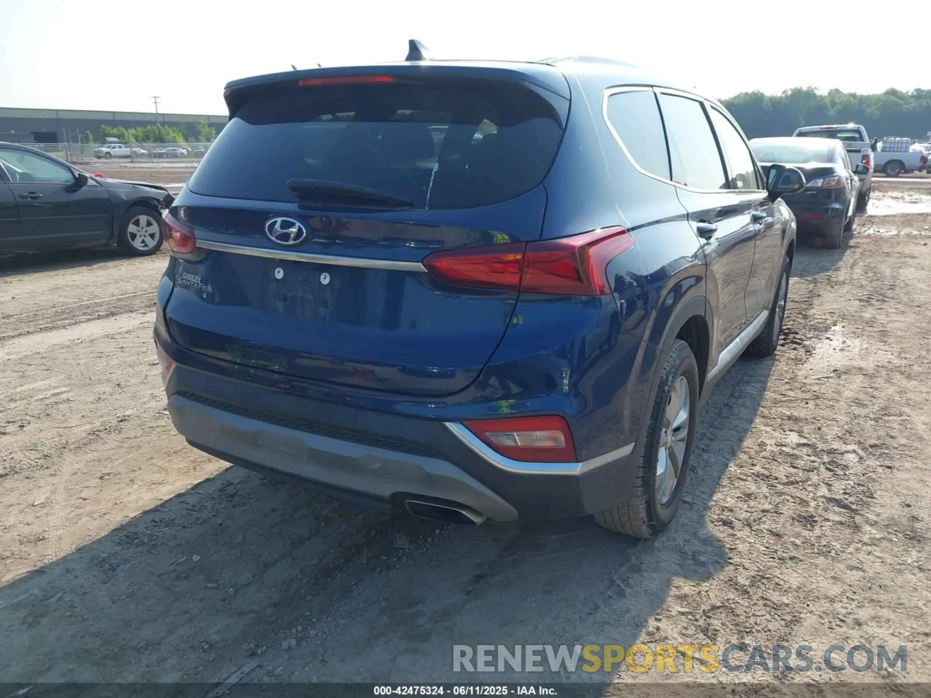 4 Photograph of a damaged car 5NMS33ADXKH031567 HYUNDAI SANTA FE 2019