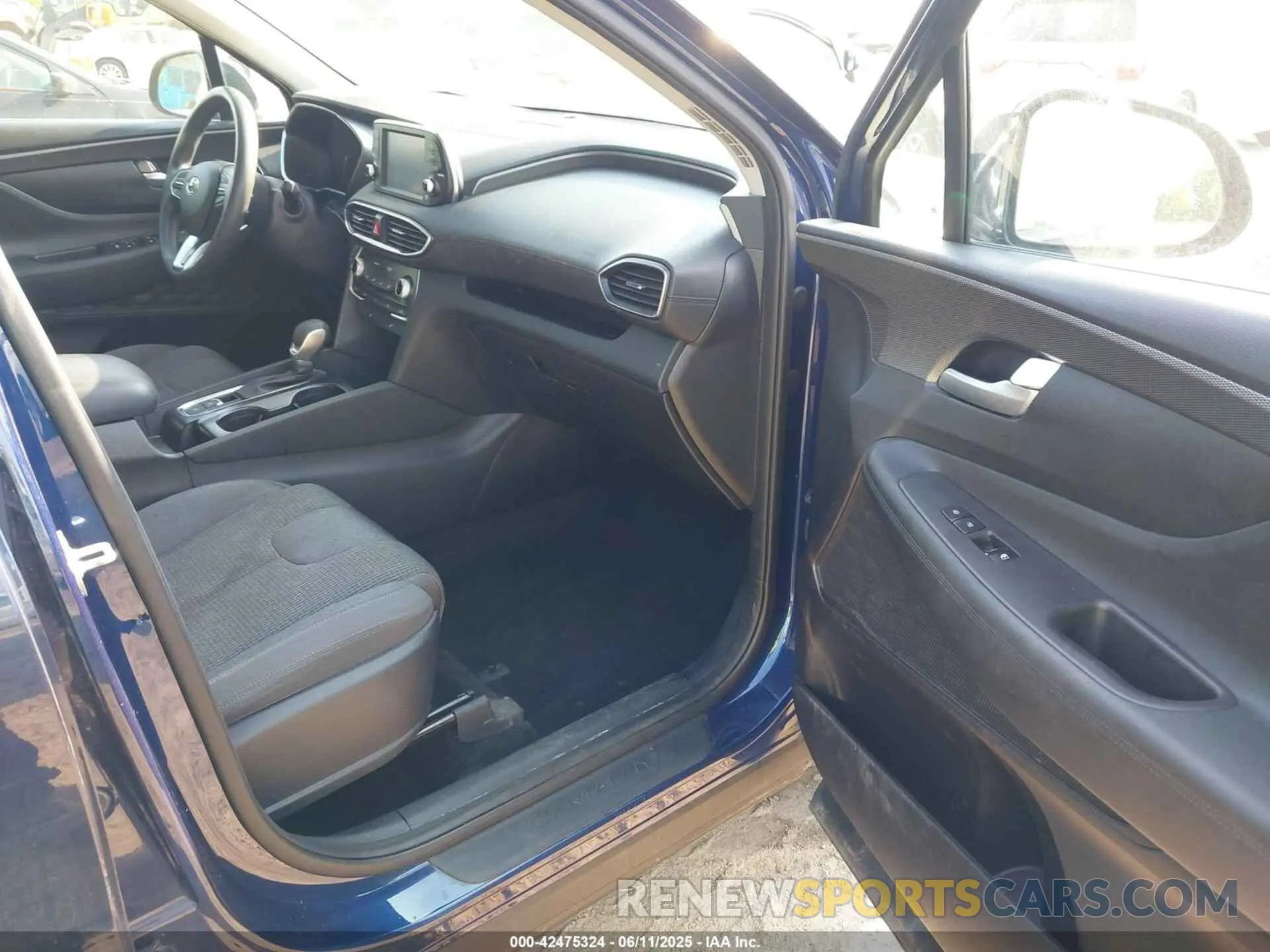 5 Photograph of a damaged car 5NMS33ADXKH031567 HYUNDAI SANTA FE 2019