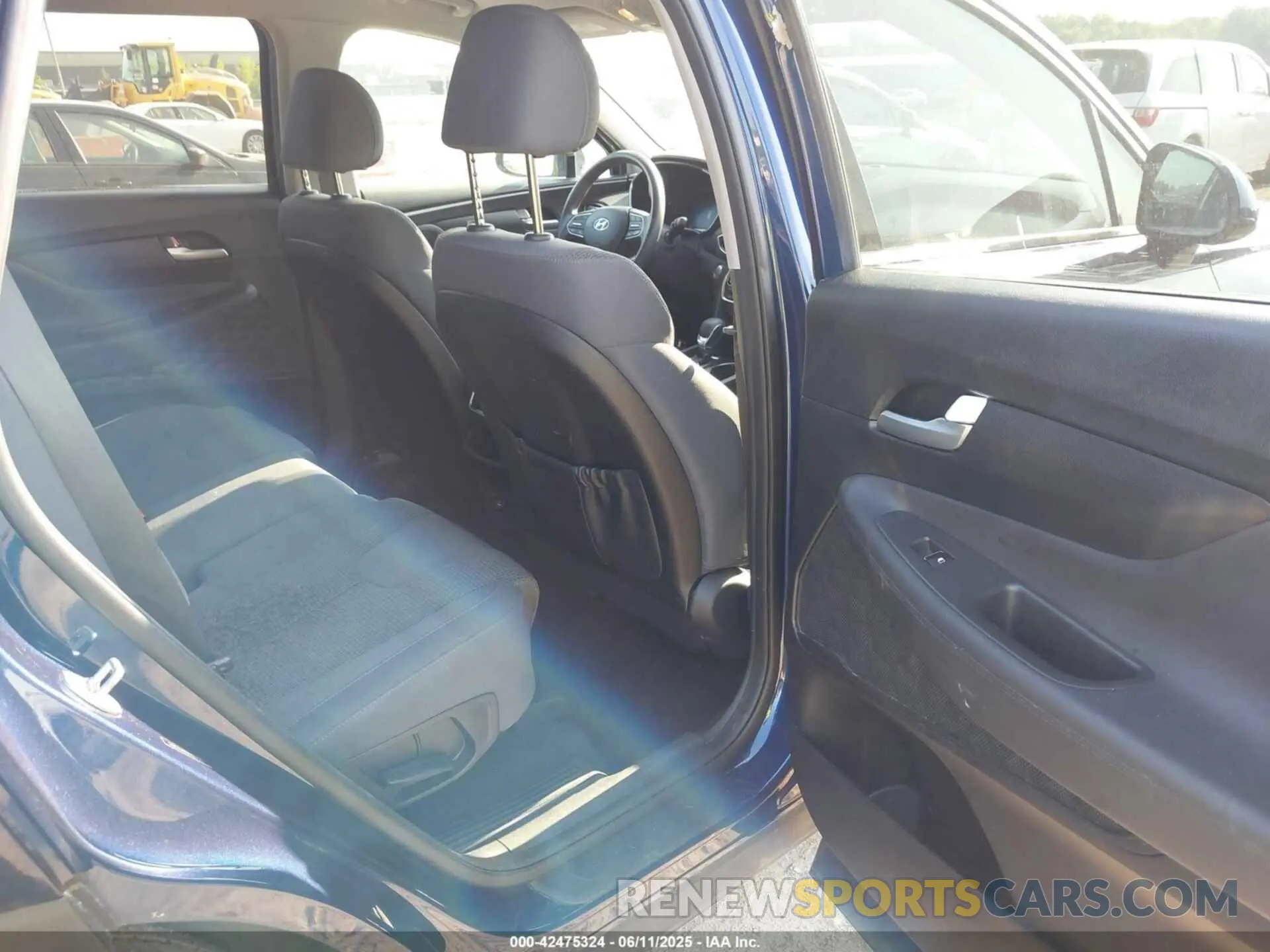 8 Photograph of a damaged car 5NMS33ADXKH031567 HYUNDAI SANTA FE 2019