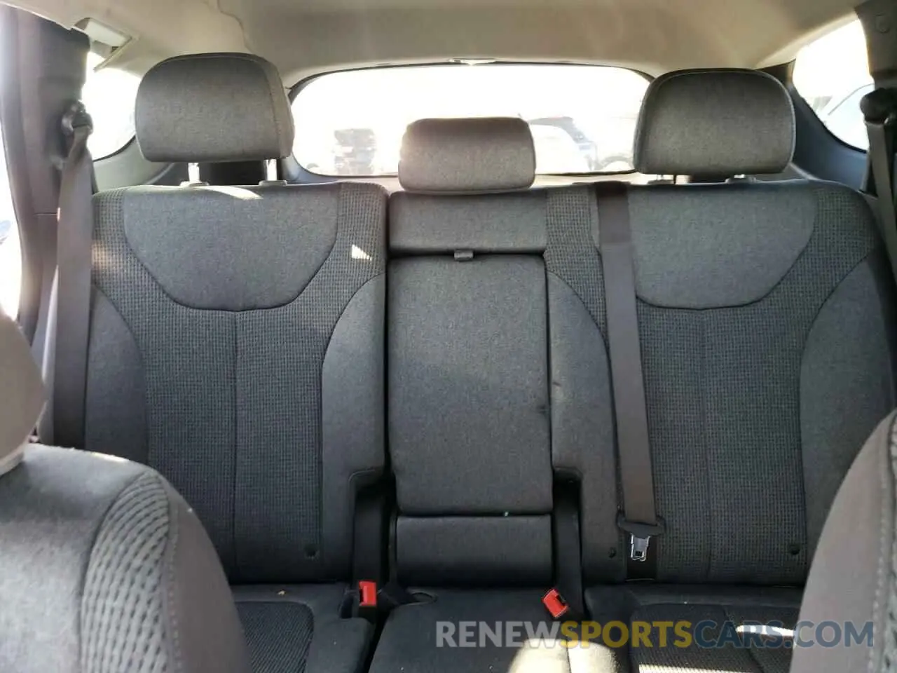 10 Photograph of a damaged car 5NMS3CAD2KH009854 HYUNDAI SANTA FE 2019