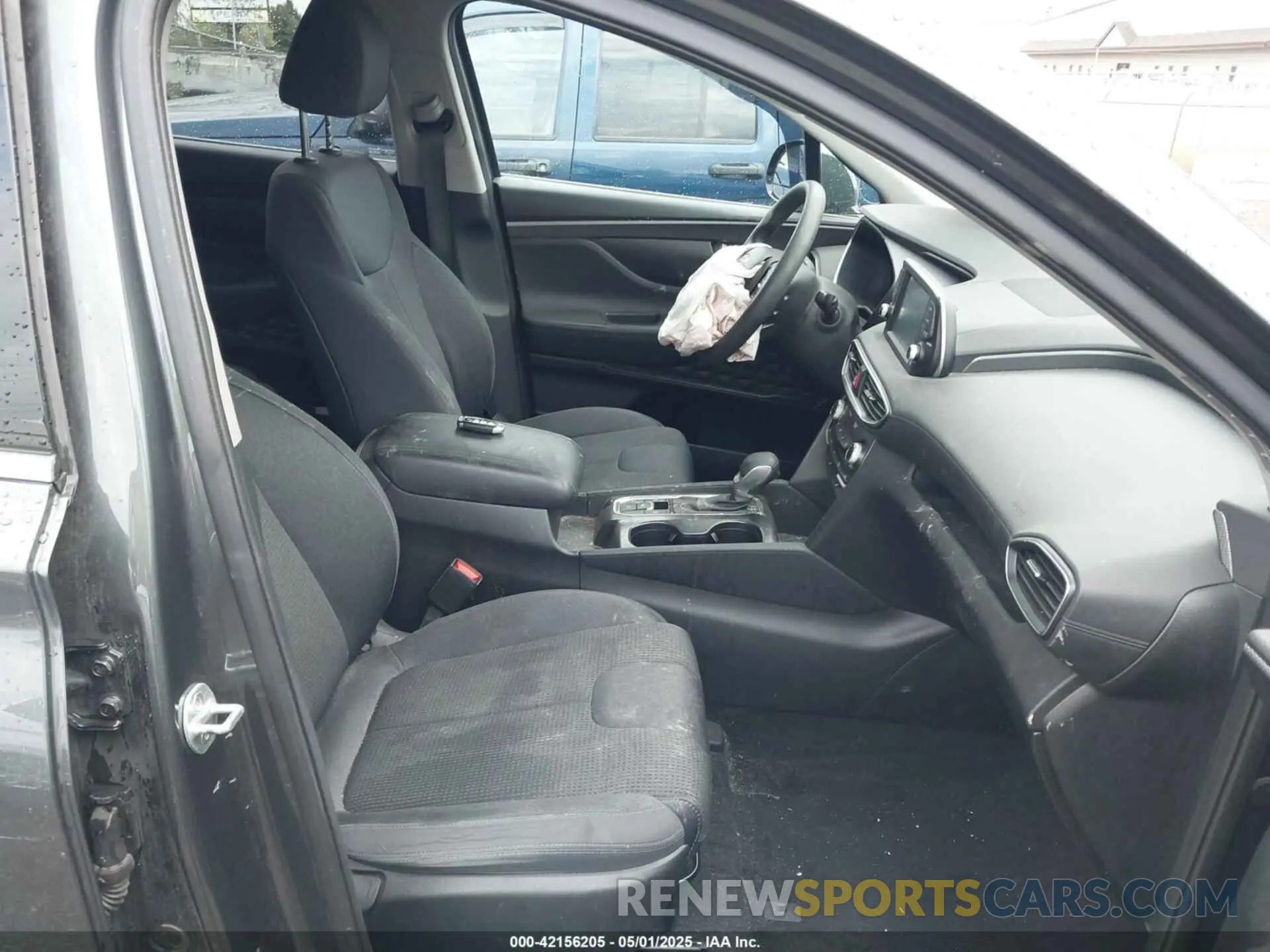 5 Photograph of a damaged car 5NMS3CAD4KH075239 HYUNDAI SANTA FE 2019