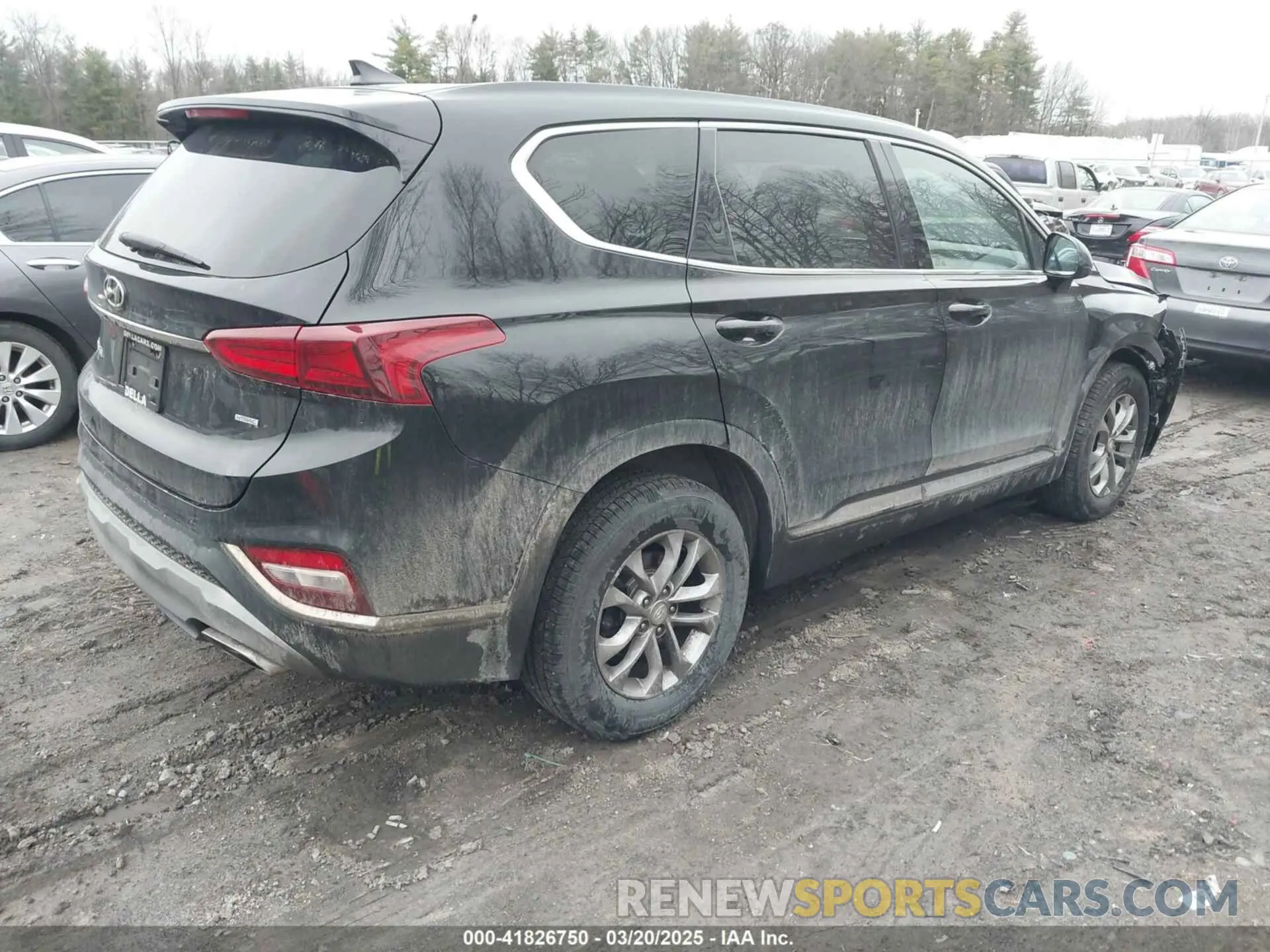 4 Photograph of a damaged car 5NMS3CAD4KH081736 HYUNDAI SANTA FE 2019