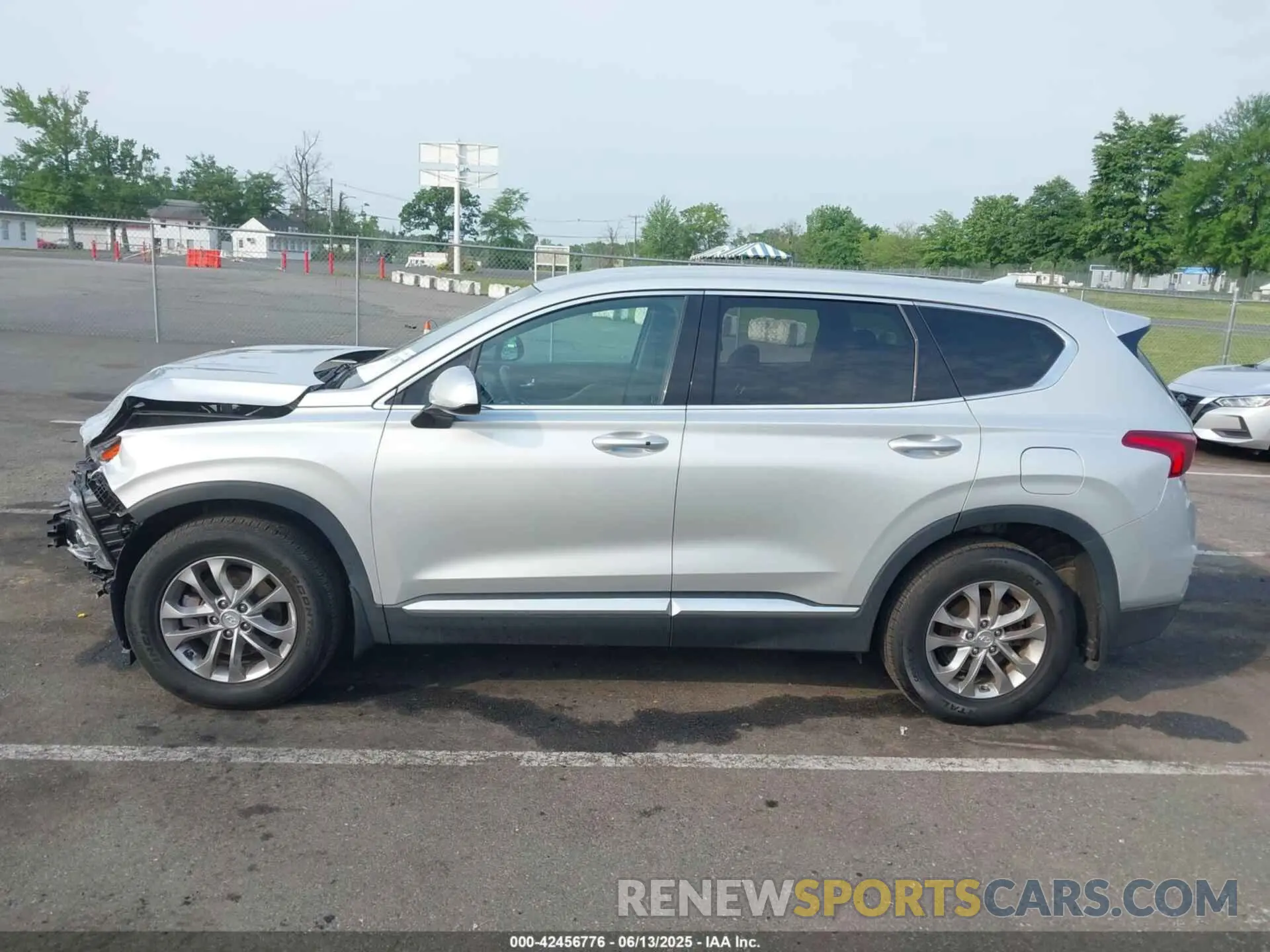 14 Photograph of a damaged car 5NMS3CAD4KH095474 HYUNDAI SANTA FE 2019