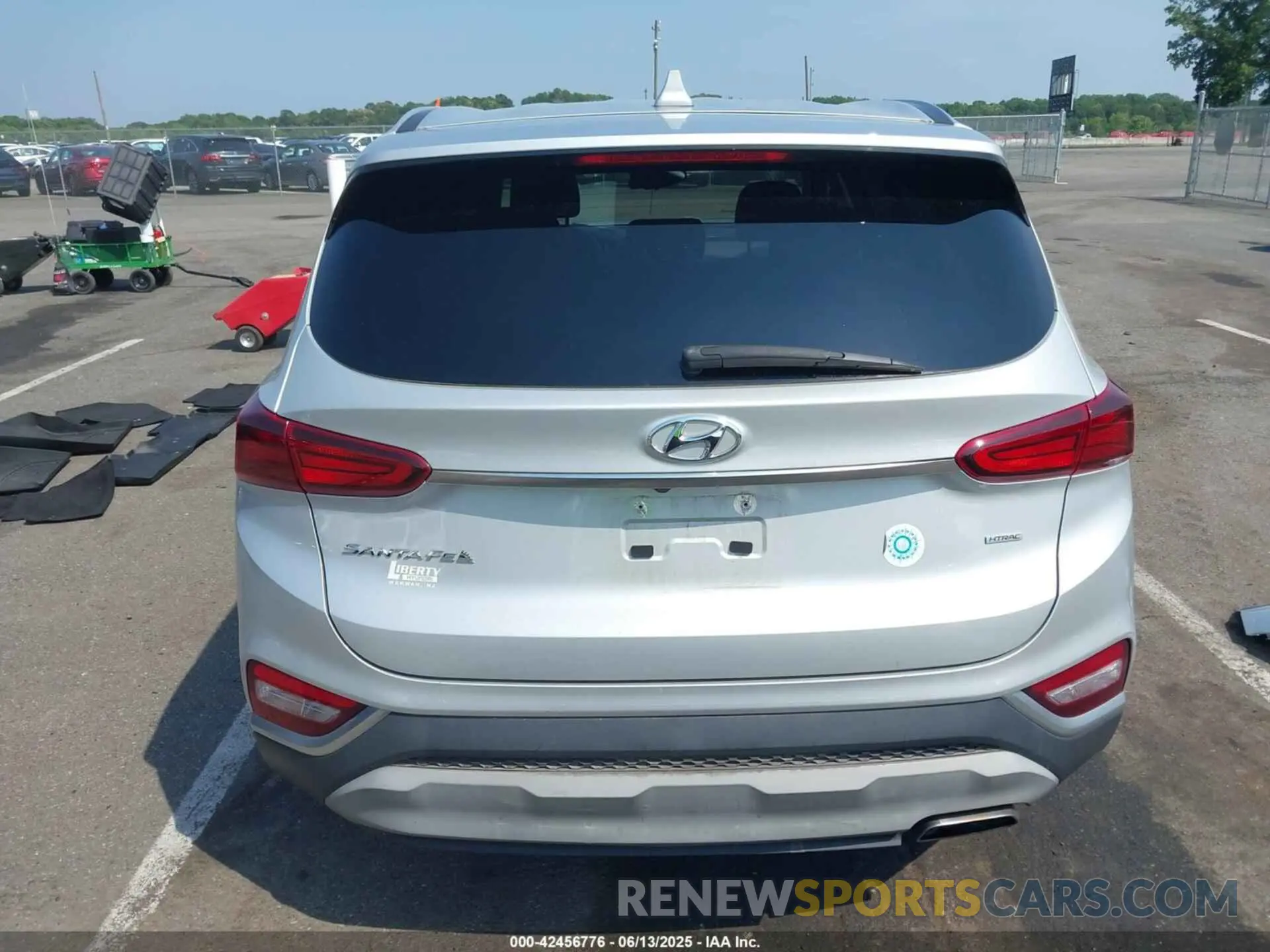 16 Photograph of a damaged car 5NMS3CAD4KH095474 HYUNDAI SANTA FE 2019