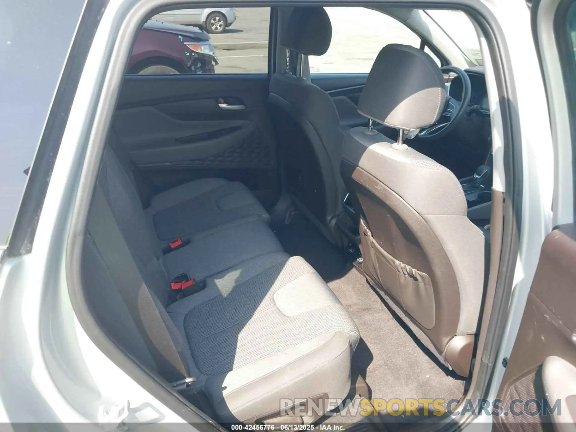 8 Photograph of a damaged car 5NMS3CAD4KH095474 HYUNDAI SANTA FE 2019