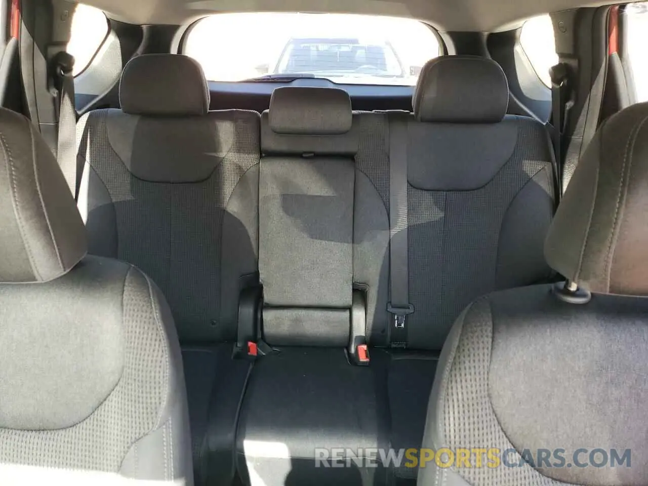 10 Photograph of a damaged car 5NMS3CAD5KH029130 HYUNDAI SANTA FE 2019