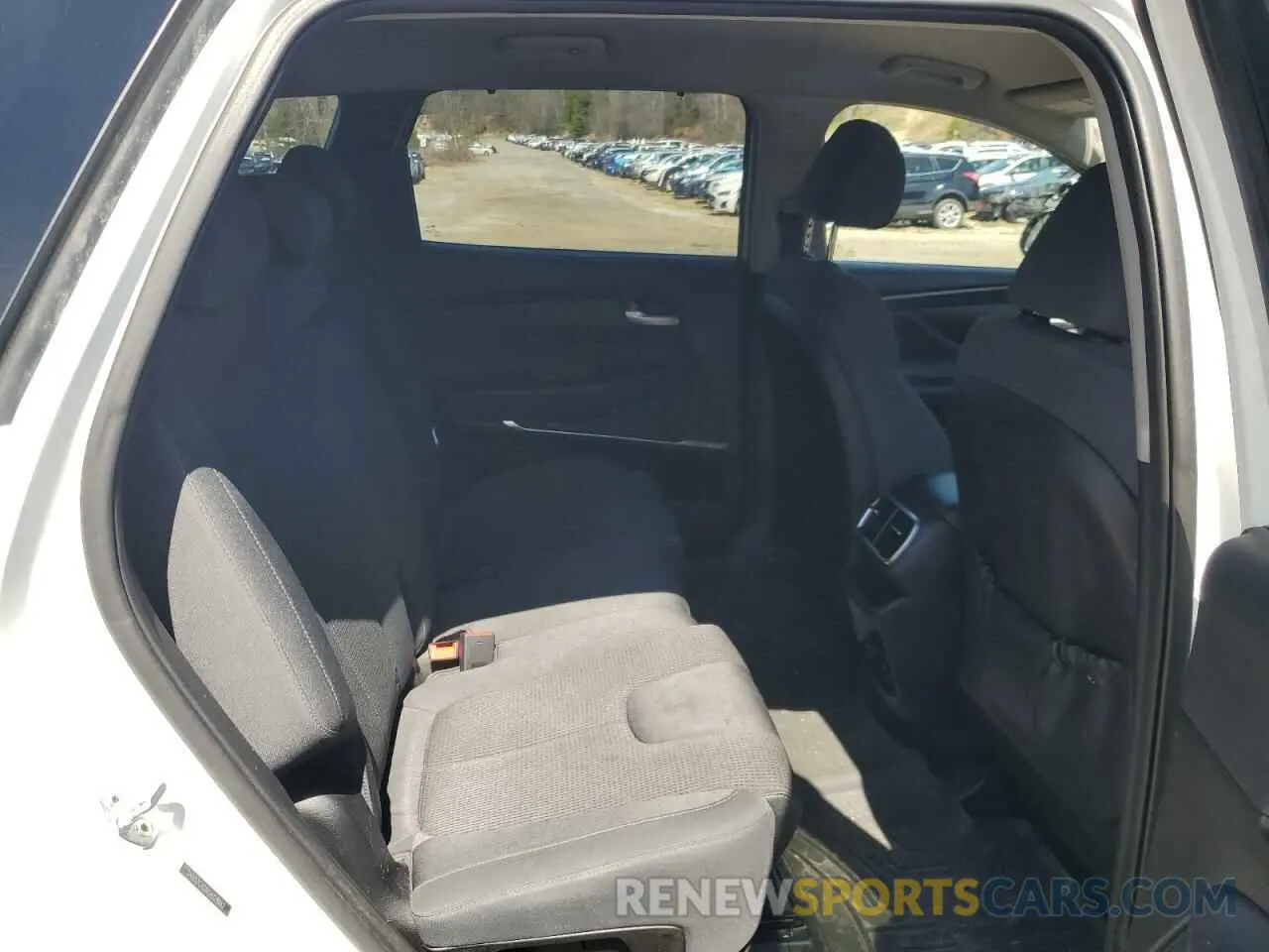 11 Photograph of a damaged car 5NMS3CAD8KH028862 HYUNDAI SANTA FE 2019