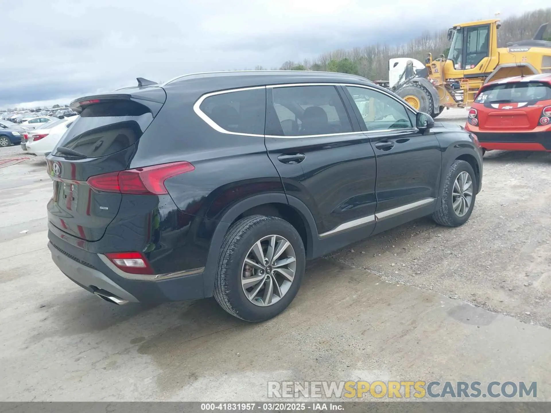 4 Photograph of a damaged car 5NMS3CAD9KH053446 HYUNDAI SANTA FE 2019