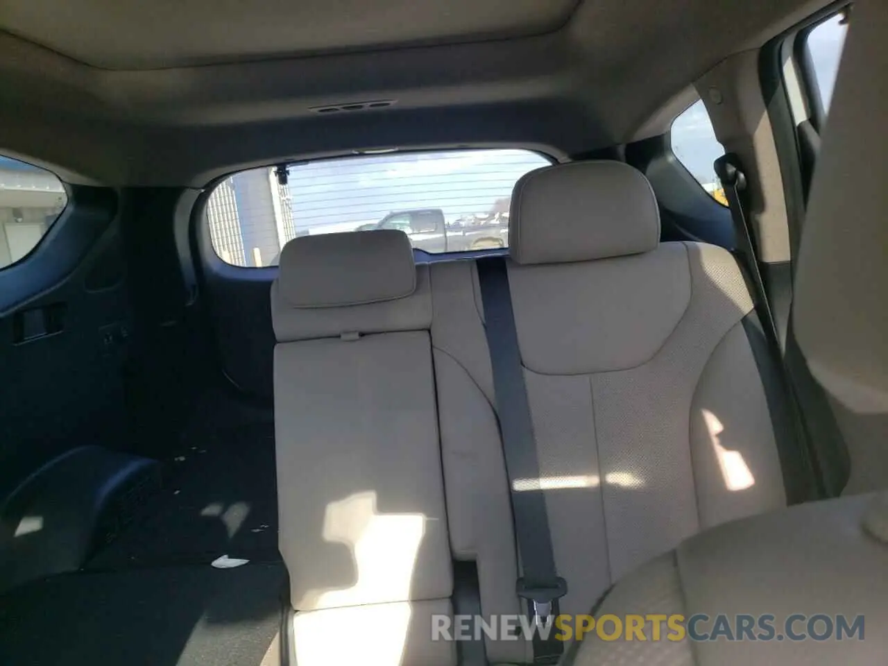 10 Photograph of a damaged car 5NMS53AA1KH059564 HYUNDAI SANTA FE 2019